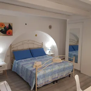 Rosso Moro Apartment