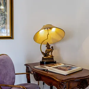 Palazzo D'autore - Luxury - Centro Apartment